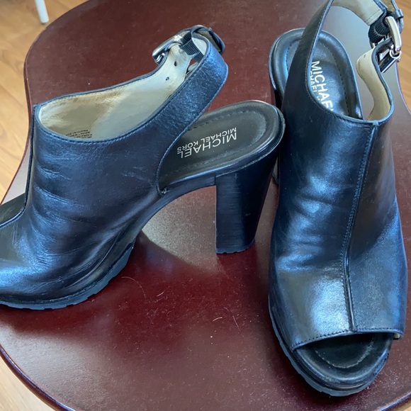 🌺Gorgeous Leather Open Toe Heels🌺 - Picture 8 of 10